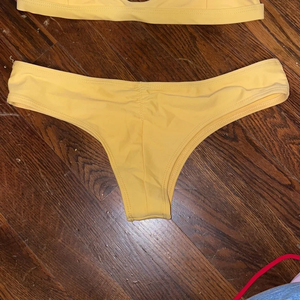 Yellow bikini! - Picture 3 of 3